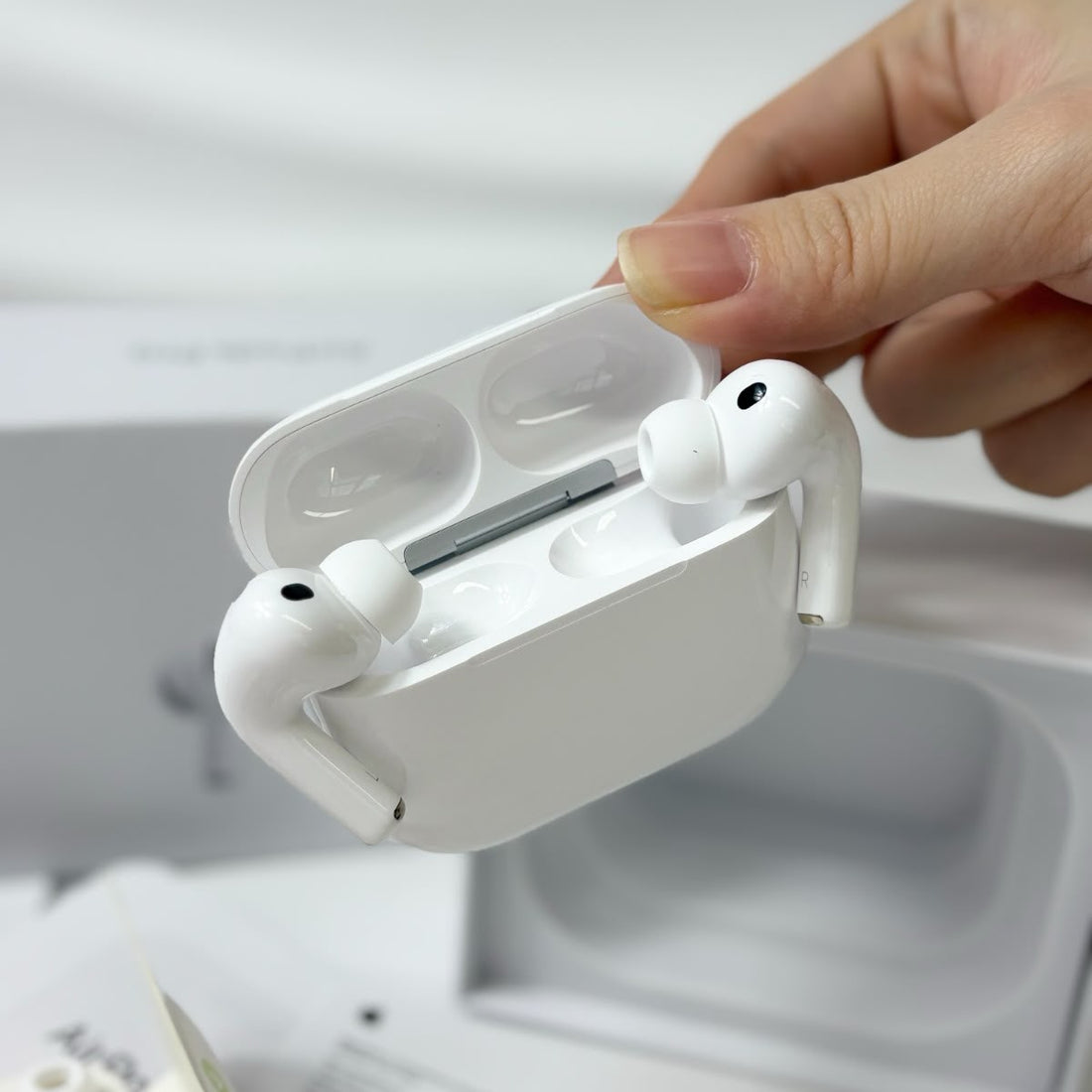 Apple AirPods Pro 3 – Wireless Noise Cancelling Earbuds